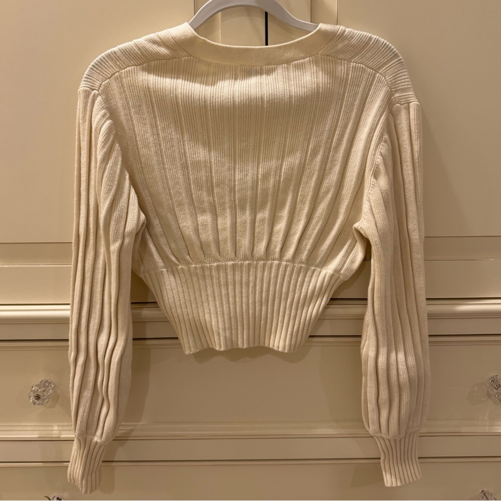 Aritzia Wilfred Plunge Front Button Cardigan In White, Size XXS - Picture 2 of 2